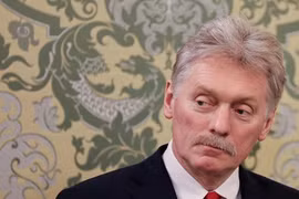 Sau điện đàm, ông Trump đề xuất gặp trực tiếp tổng thống Nga, và còn gì nữa ?