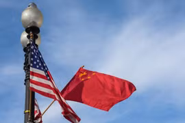 Mỹ thể hiện rõ chính sách chính trị hóa vấn đề vũ khí và thương mại 