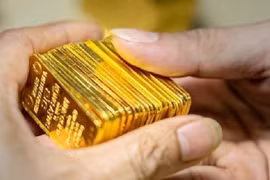 Bất ổn chính trị đẩy giá vàng thế giới tăng cao kỷ lục 