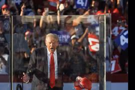 Ông Trump lo sợ thế chiến thứ ba, đề nghị được quyền bảo vệ đặc biệt 