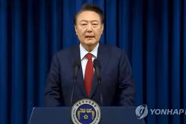 Tổng thống Hàn Quốc xin lỗi và giao quyền lực cho đảng cầm quyền