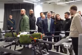 Các quốc gia thành viên NATO liên tiếp có những động thái mới trước ngày ông Trump nhậm chức