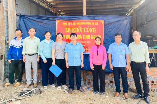 Khởi công xây dựng 2 căn nhà tình nghĩa tại làng Brang Đak Kliết