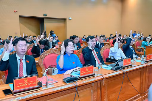 Kỳ họp thứ 2, HĐND tỉnh khóa XIII thông qua 52 nghị quyết, tháo gỡ điểm nghẽn, thúc đẩy phát triển kinh tế-xã hội.