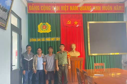 Công an xã Phù Mỹ Tây (tỉnh Gia Lai) giúp đỡ thanh niên đi lạc 10 ngày về với gia đình.