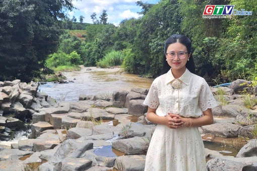 Vẻ đẹp kỳ bí ghềnh đá đĩa cổ trên cao nguyên Gia Lai