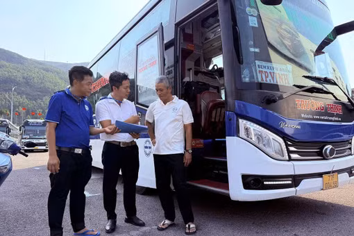 Chủ động kiểm soát hoạt động vận tải hành khách mùa du lịch