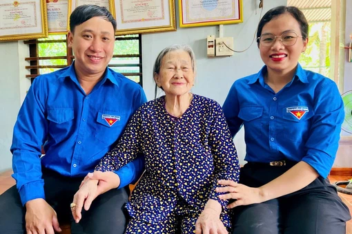 Ðảng viên trẻ nêu gương bằng hành động cụ thể