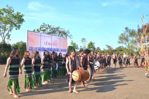 Thêm nhiều câu lạc bộ cồng chiêng “giữ lửa” di sản