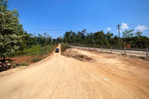 Ðường trăm tỷ bị tắc lối ra vì vướng thủ tục đấu nối