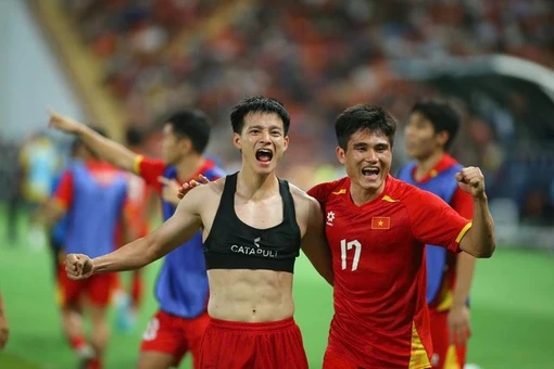 Khoảnh khắc U22 Việt Nam bùng nổ, CĐV Thái Lan chết lặng