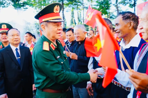 Phát huy vai trò của già làng, trưởng thôn, người có uy tín và chức sắc tôn giáo ở Tây Nguyên