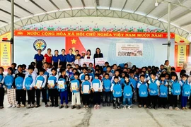 Tổ chức chương trình tình nguyện “Gửi niềm tin-Trao hy vọng” tại xã Phú Túc