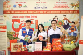 Nhóm từ thiện Fly To Sky phát động chiến dịch cộng đồng “Tết chuyền tay”