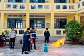 Tập huấn kỹ năng phòng cháy, chữa cháy cho hơn 1.700 học sinh Trường Tiểu học Nguyễn Văn Trỗi