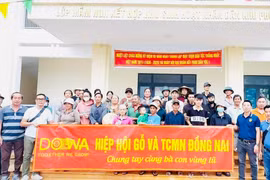 hiep-hoi-go-dong-nai-den-gia-lai-tang-qua