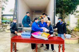 Tặng quà và khám bệnh cho hơn 500 người dân xã Bình Dương