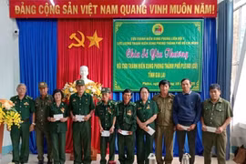 Tặng 25 suất quà cho cựu thanh niên xung phong khó khăn tại Pleiku