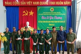 Tặng 25 suất quà cho cựu thanh niên xung phong khó khăn tại Pleiku