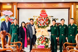 Lãnh đạo Ban Dân vận Tỉnh ủy Gia Lai thăm và chúc mừng các đơn vị quân đội