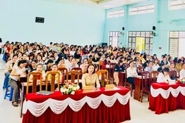 Phường Thống Nhất bồi dưỡng chính trị hè cho 308 cán bộ, giáo viên