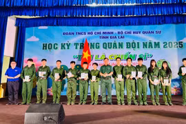 Gia Lai: Trao giấy chứng nhận hoàn thành chương trình Học kỳ trong quân đội cho 120 chiến sĩ “nhí”
