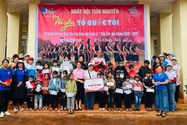 Ngày hội tình nguyện “Tôi yêu Tổ quốc tôi” tại Trường Tiểu học và THCS Nay Der
