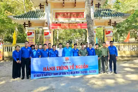 Tỉnh đoàn Gia Lai tổ chức hành trình về nguồn tại Khu di tích lịch sử cách mạng tỉnh Gia Lai. Ảnh: ĐVCC