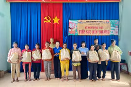 Đoàn xã Chư Sê tổ chức chiến dịch “Kỳ nghỉ hồng-Tiếp sức đến trường” tại làng Pan