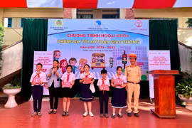 Hơn 500 học sinh Trường Tiểu học Chu Văn An được trang bị kỹ năng tham gia giao thông an toàn
