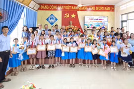 gia-lai-hoc-sinh-ve-tranh-bien-dao