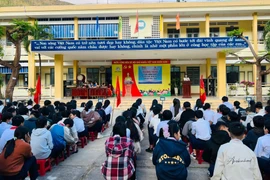 Quang cảnh chương trình tư vấn, hướng nghiệp cho đội viên Trường THCS Ghềnh Ráng. Ảnh: M.N