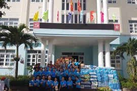 Phụ nữ phường Thống Nhất chung tay hướng về đồng bào vùng lũ