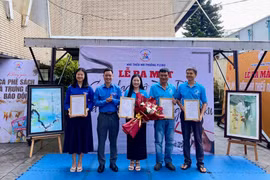 Nhà thiếu nhi phường Pleiku ra mắt Câu lạc bộ thư pháp