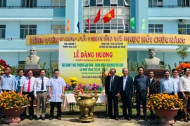 Lễ dâng hương tưởng niệm Đại danh y Hải Thượng Lãn Ông Lê Hữu Trác được tổ chức tại Bệnh viện Y học cổ truyền và Phục hồi chức năng Quy Nhơn. Ảnh: M.N