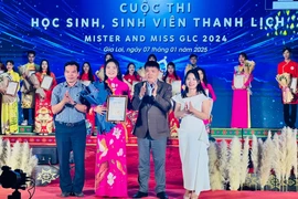 Hồ Thị Mỹ Lệ đăng quang cuộc thi “Học sinh-sinh viên thanh lịch”