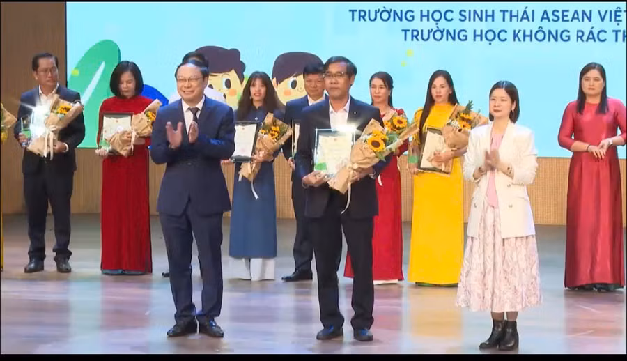 giai-thuong-truong-hoc-sinh-thai.jpg