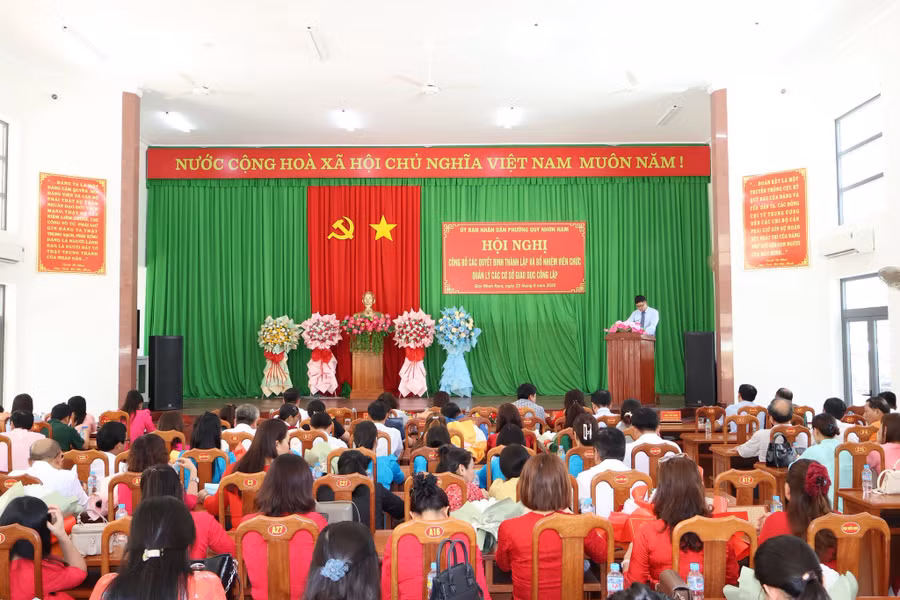 phuong-quy-nhon-nam-to-chuc-hoi-nghi-cong-bo-cac-quyet-dinh-thanh-lap-co-so-giao-duc.jpg
