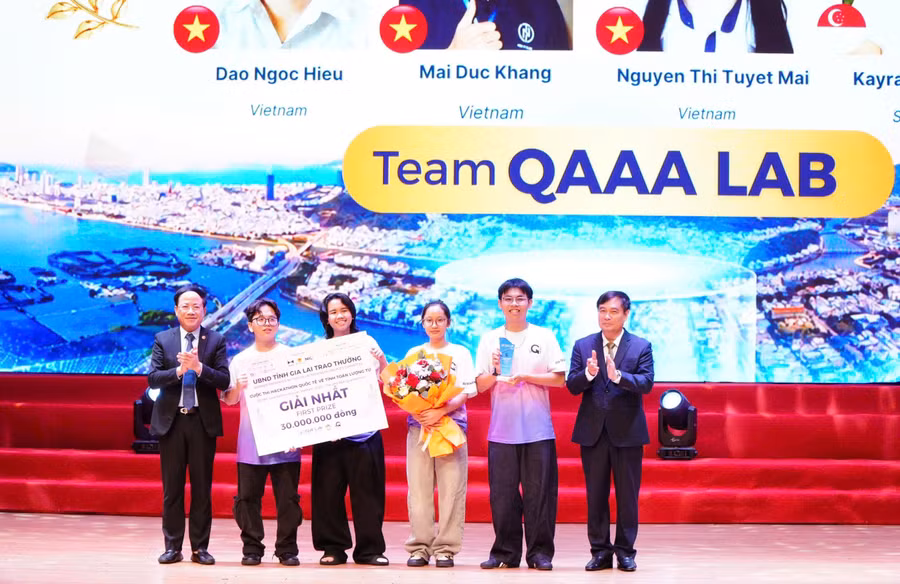 khai-mac-nam-luong-tu-gia-lai-va-trao-giai-cuoc-thi-hackathon-quoc-te-ve-tinh-toan-luong-tu.jpg
