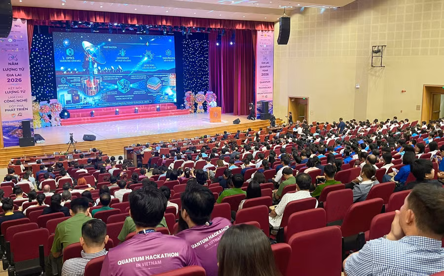 khai-mac-nam-luong-tu-gia-lai-va-trao-giai-cuoc-thi-hackathon-quoc-te-ve-tinh-toan-luong-tu5.jpg
