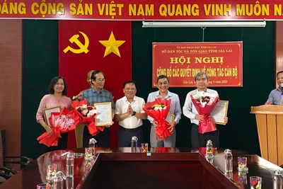 Trao quyết định bổ nhiệm 5 cán bộ lãnh đạo cấp phòng