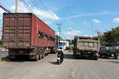 Lòng đường vào chung cư Lamer 1 và Lamer 2 đã bị chiếm dụng