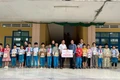 Hội Khuyến học tỉnh trao 10.000 cuốn vở hỗ trợ học sinh vùng lũ