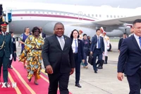 Tổng thống CH Mozambique và phu nhân bắt đầu thăm chính thức Việt Nam