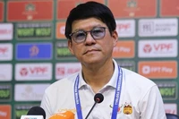 HAGL thua 2 trận, HLV Vũ Tiến Thành hết chỉ trích trọng tài lại chê VPF