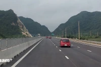 Sẽ nghiên cứu đầu tư cao tốc Bắc-Nam phía Tây qua tỉnh Kon Tum trước năm 2030