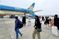 Yêu cầu Vietnam Airlines giải trình lý do tăng giá vé máy bay