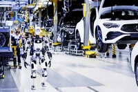 Mercedes-Benz đưa robot hình người vào sử dụng