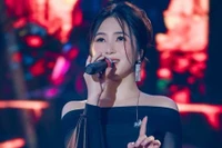 Hương Tràm trở lại đường đua âm nhạc sau 5 năm sang Mỹ