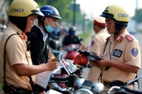Đề xuất phạt tới 12 triệu đồng khi dùng giấy phép lái xe đã bị trừ hết điểm
